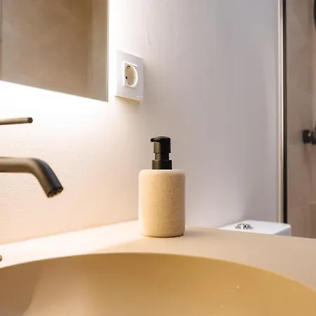 New Hostly Alameda Seville