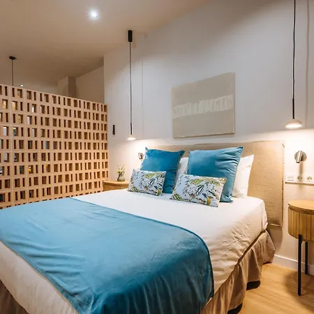 New Hostly Alameda Seville