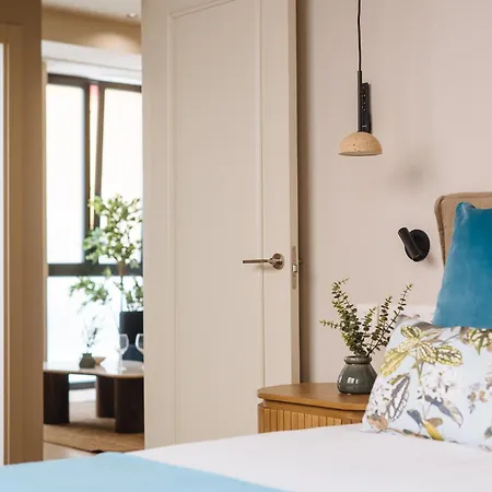 New Hostly Alameda * Seville